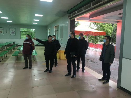 2022.02.18赴市工商技工學校開展春季開學專項檢查，查看學校食堂.jpg